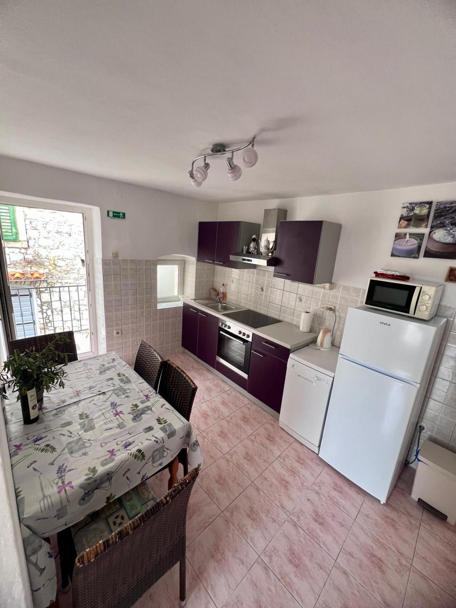 Apartments Tudor Nikola ฮวาร์ ภายนอก รูปภาพ